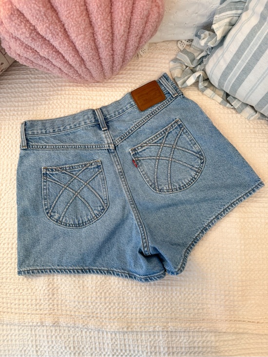 Levi's Pants - Levi’s 80s Mom Shorts